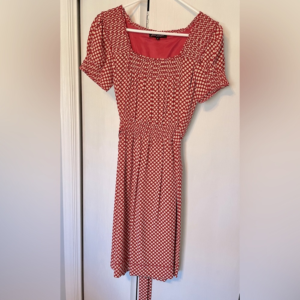 NWOT Betsy Johnson Capped-Sleeve Dress Size 6